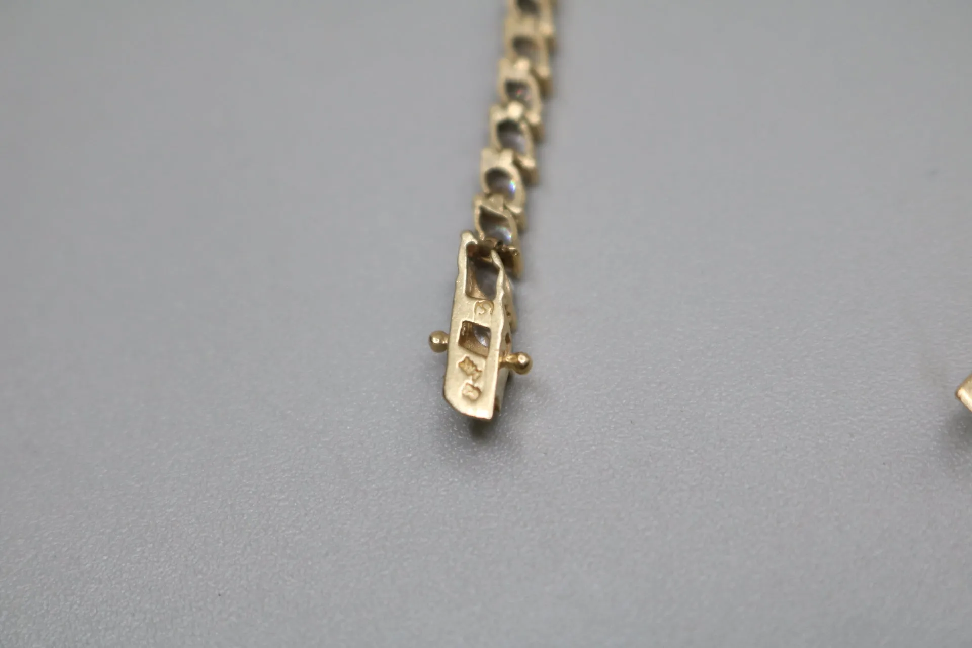 14K Yellow Gold Tennis Bracelet W/ Cubic Zirconia (Size 8)