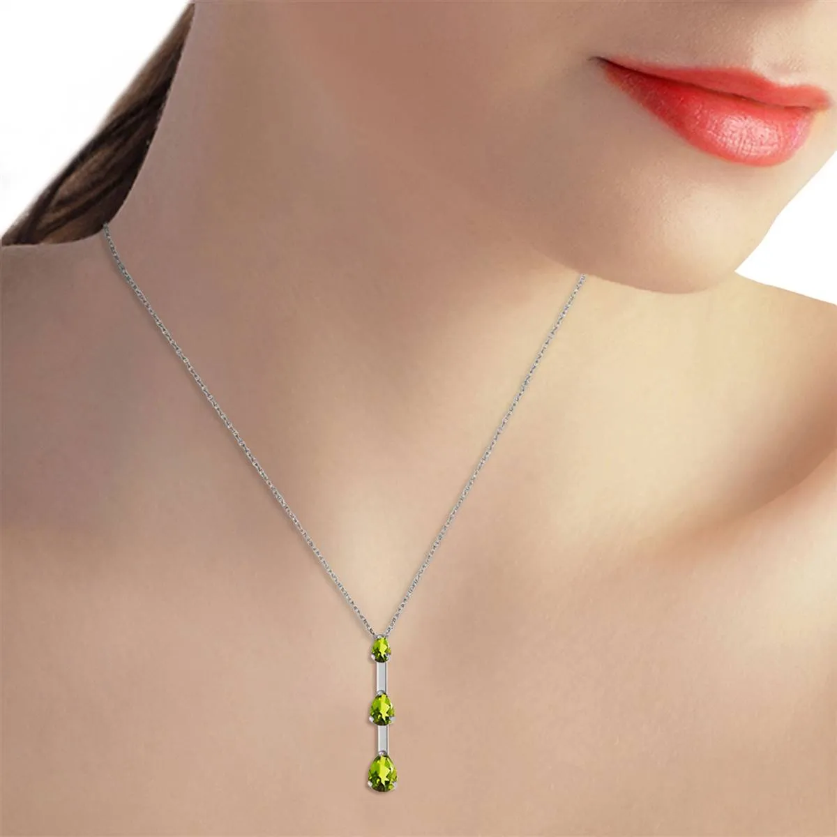 1.71 Carat 14K Solid White Gold Wild Iris Peridot Necklace