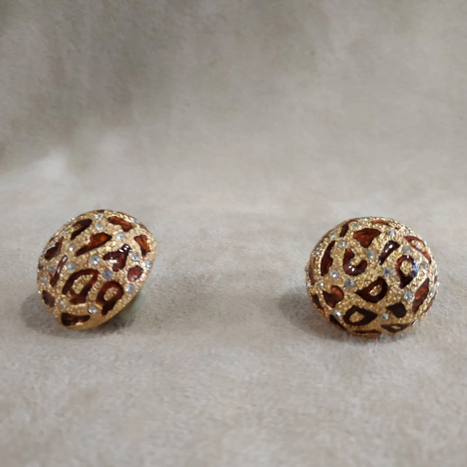 Ciner Vintage Earrings Leopard enamel Clip On Round