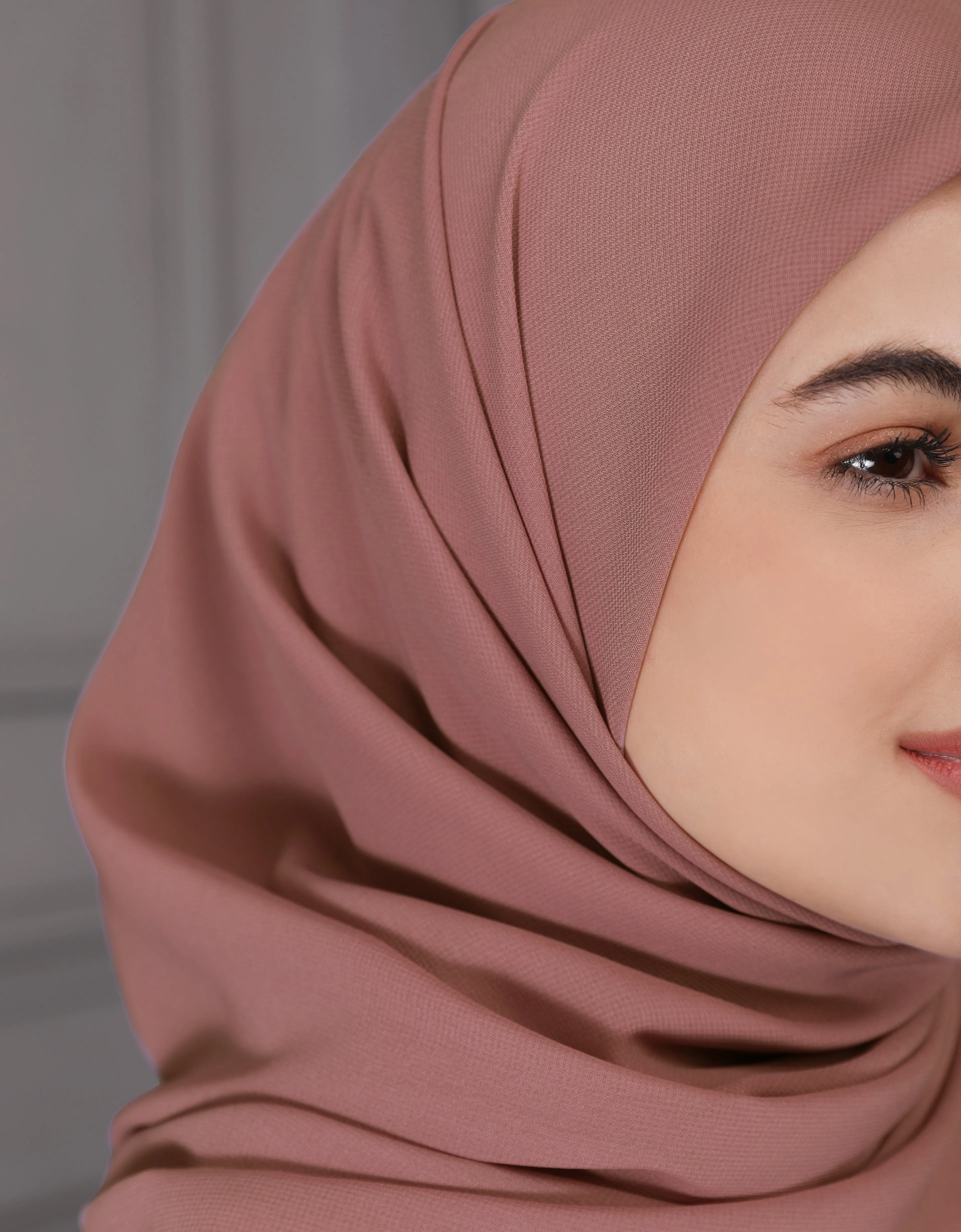 EMANI SQUARE SCARF (CORAL SANDS)