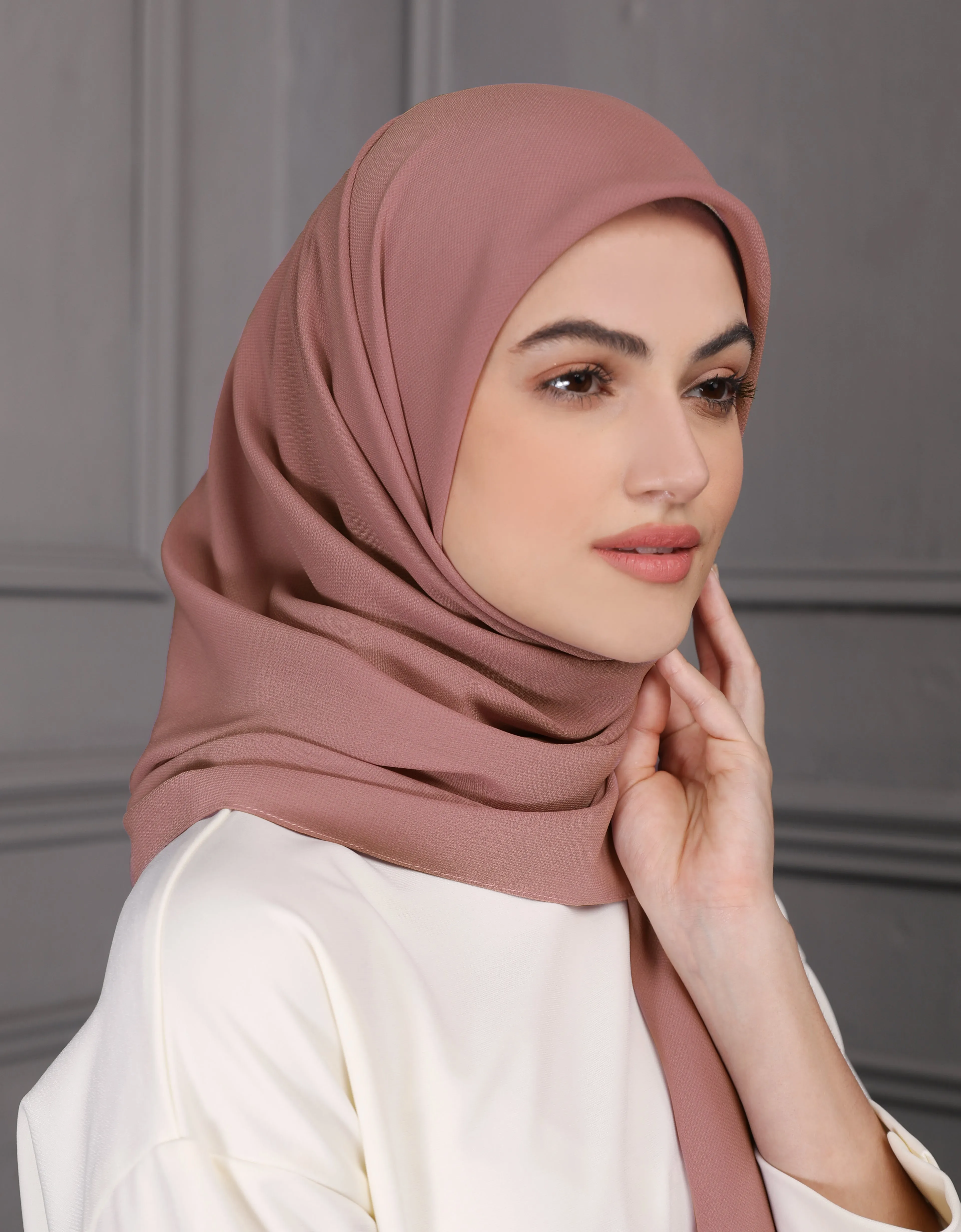EMANI SQUARE SCARF (CORAL SANDS)