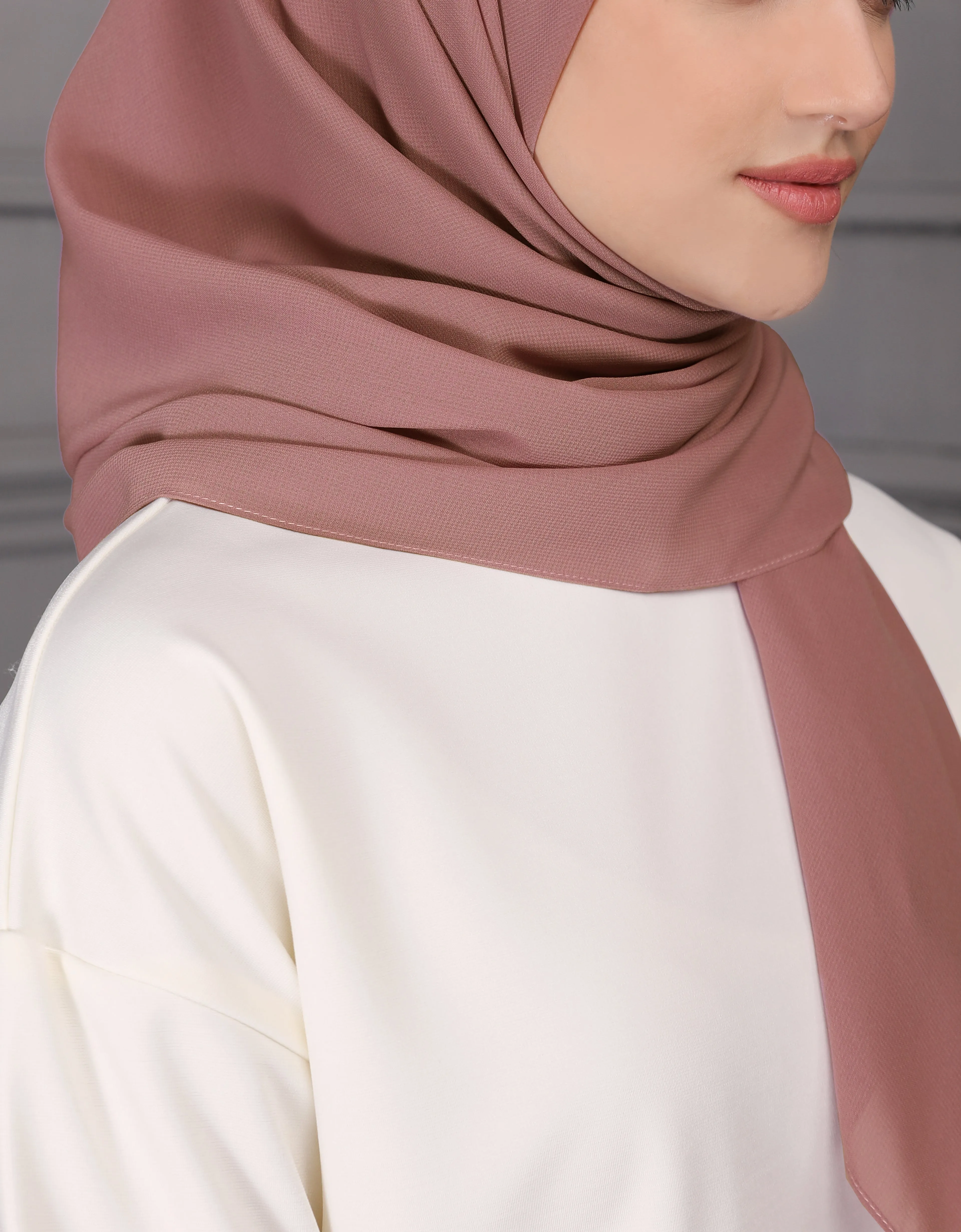 EMANI SQUARE SCARF (CORAL SANDS)