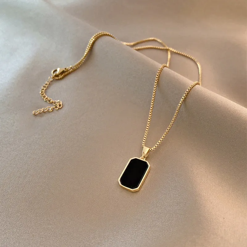 Gold Black Onyx Pendant Necklace  jltn0691