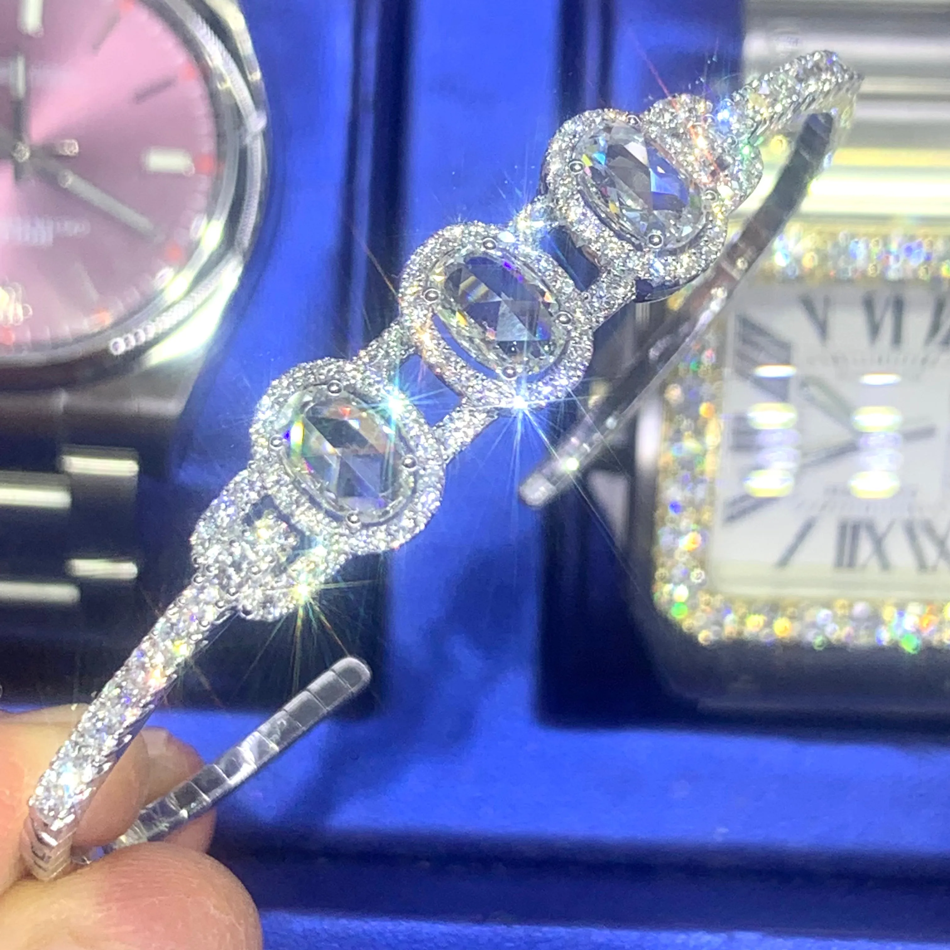 LIMITED EDITION: 3.31ct Diamond 18k White Gold Cuff Bracelet (VS diamonds, rose-cut diamonds)