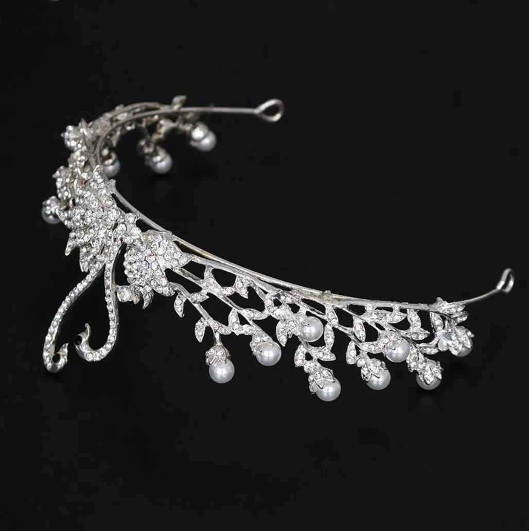 Magnificent Silver Swan Crown