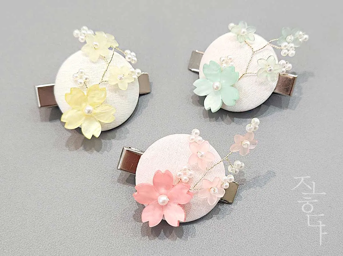 Mother of Pearl Flower Hair Pin (3 Colors)