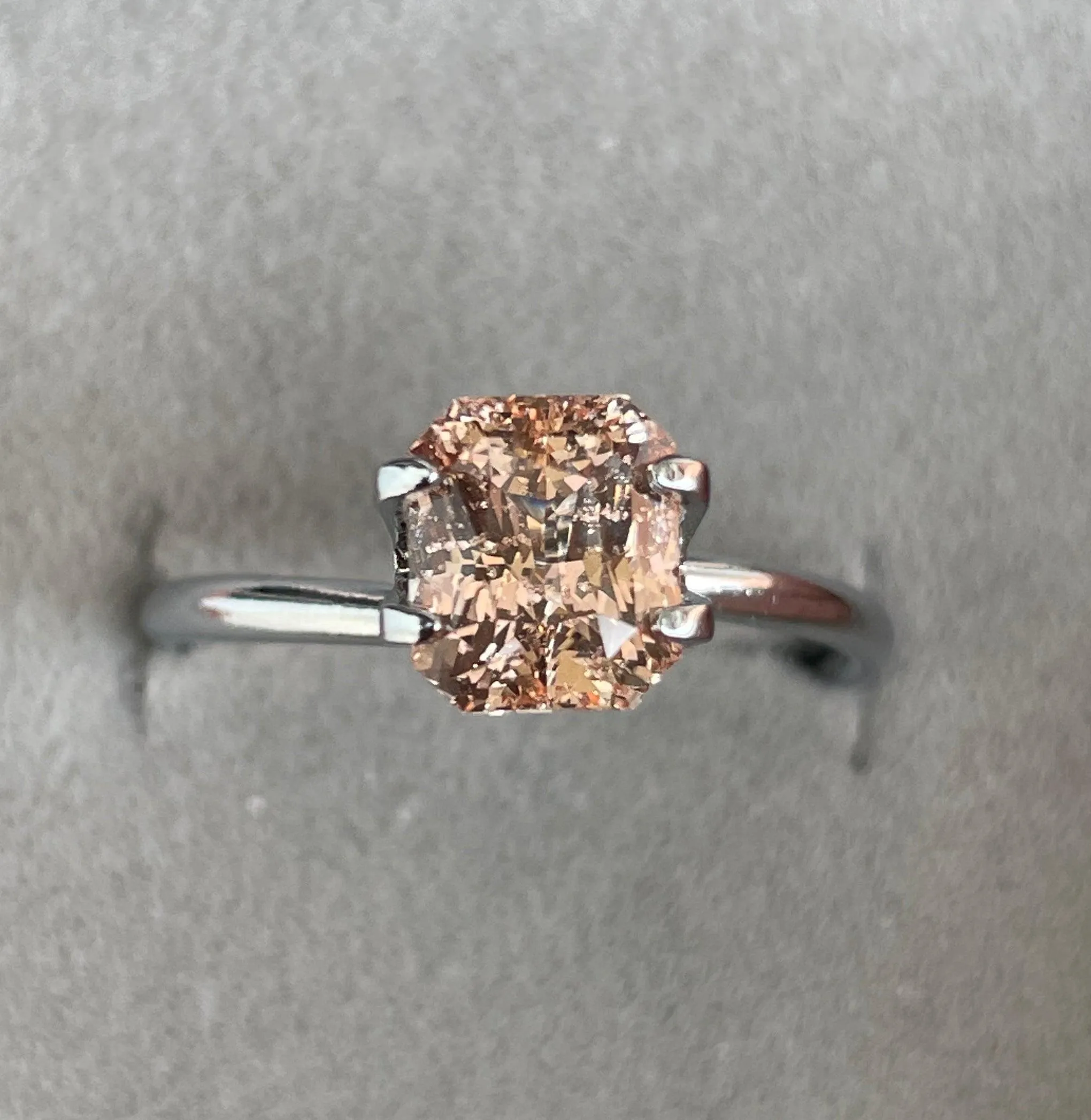 peach sapphire stone gemstone loose peach sapphire ring 2.59 ct Oval Peach Sapphire engagement ring,
