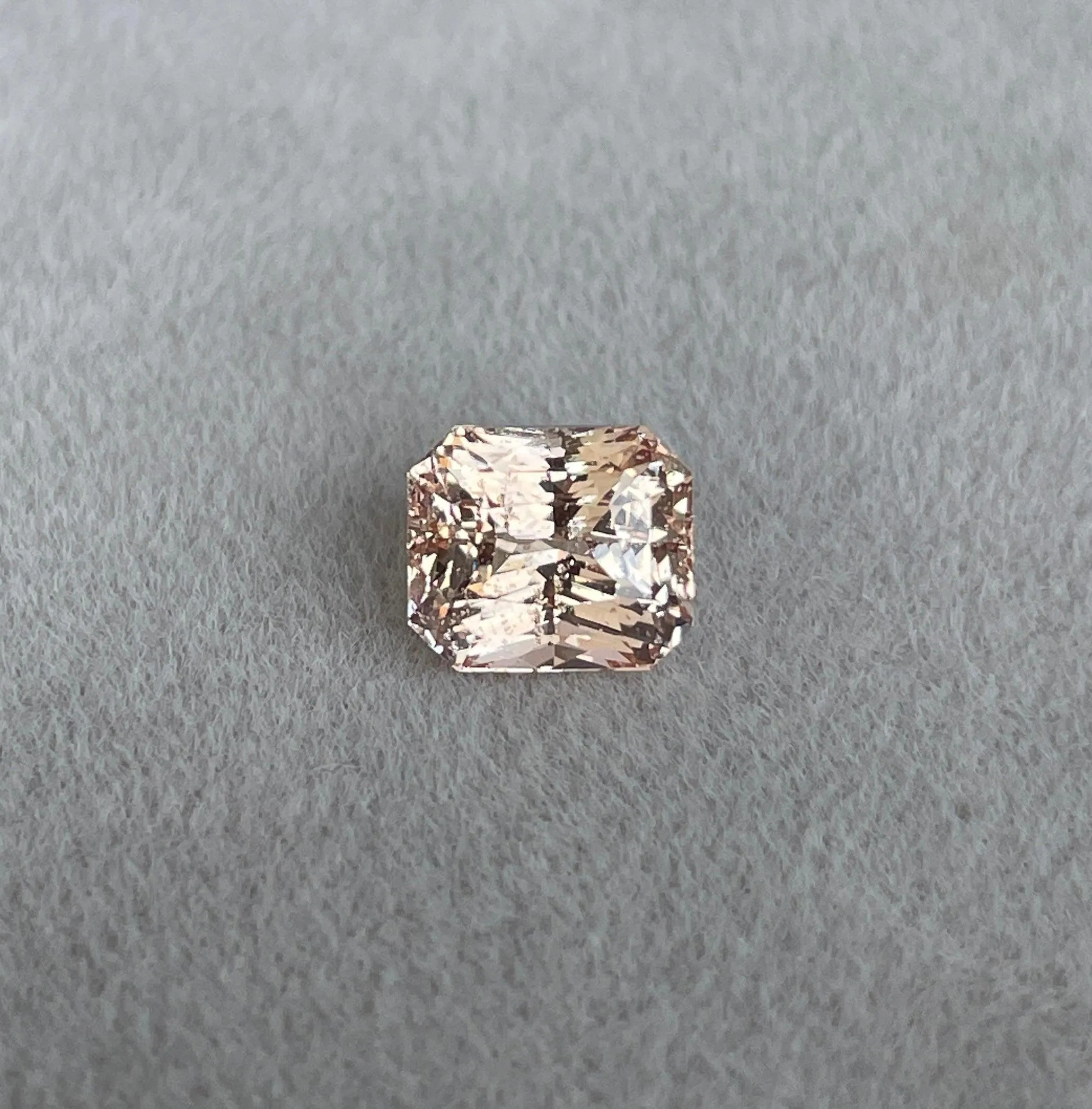 peach sapphire stone gemstone loose peach sapphire ring 2.59 ct Oval Peach Sapphire engagement ring,