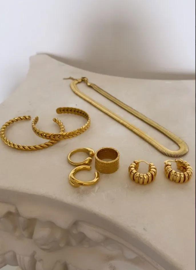 The 'Twist' Cuff by SAHIRA